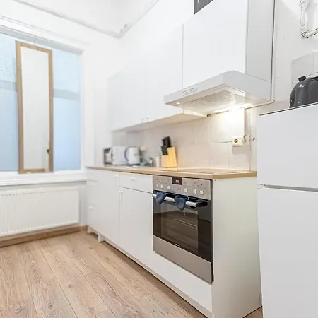 City-Linked 2Br Apartment Near Wiener Stadthalle Exterior photo