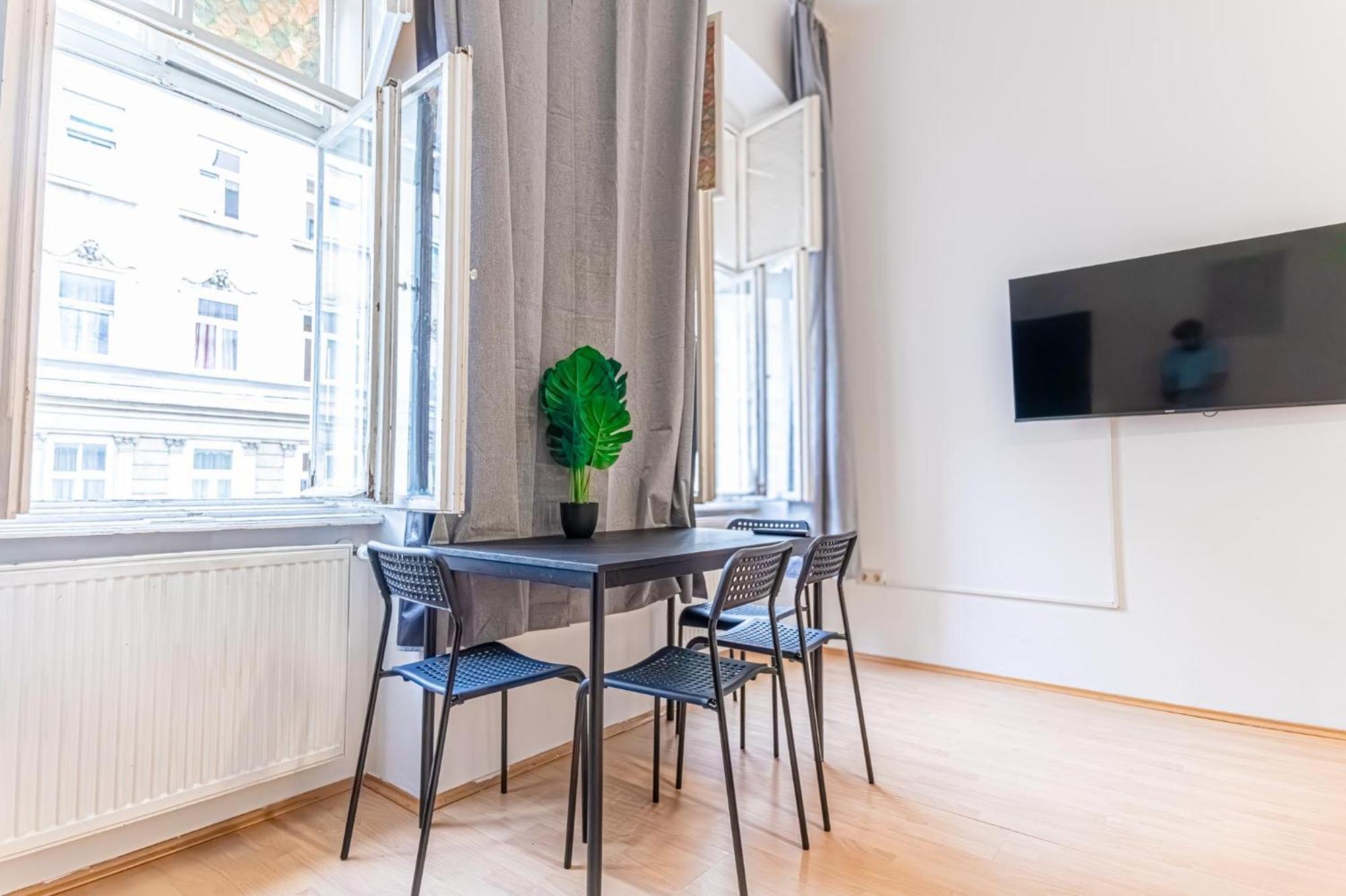 City-linked 2br Near Wiener Stadthalle Vídeň