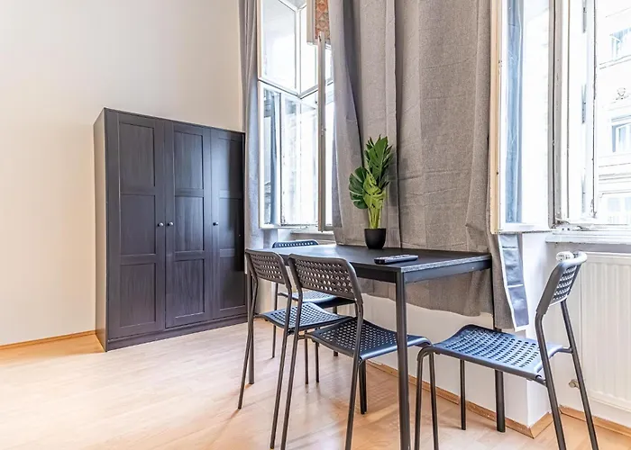 City-Linked 2Br Apartment Near Wiener Stadthalle