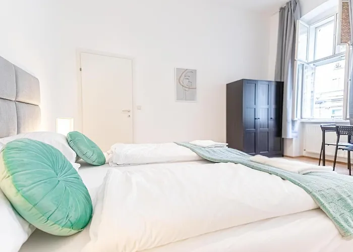 City-Linked 2Br Apartment Near Wiener Stadthalle