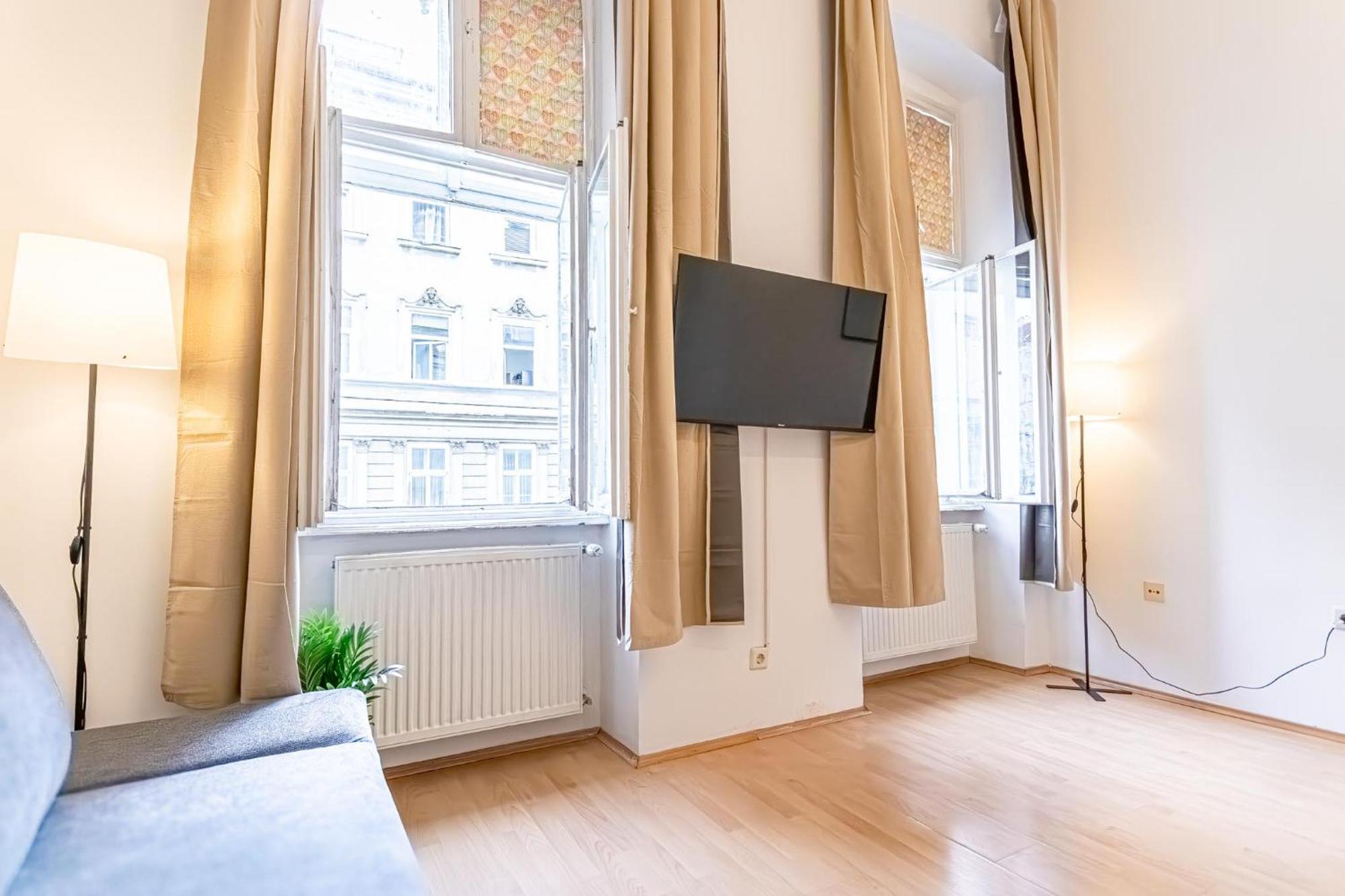 Apartment City-linked 2br Near Wiener Stadthalle *