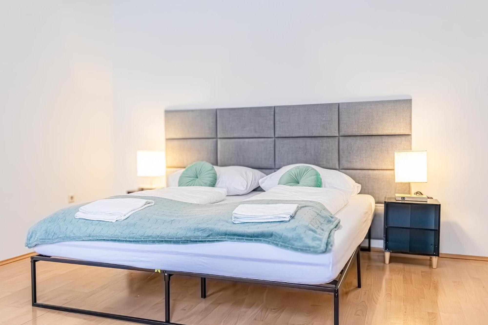 City-linked 2br Near Wiener Stadthalle Appartamento Vienna